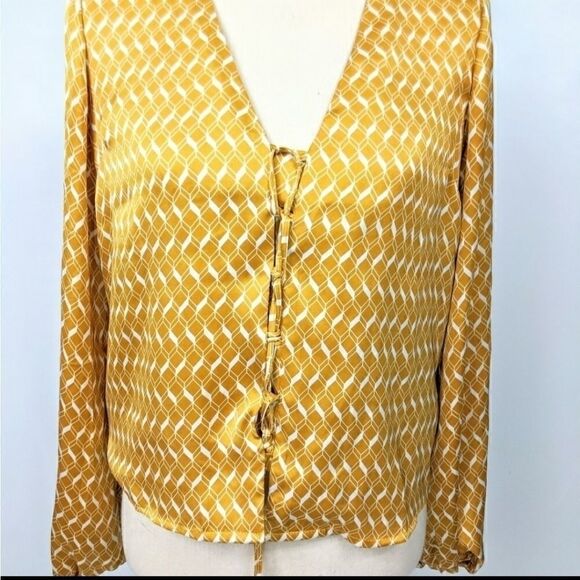 Forever 21 Gold V-Neck Tie Long Sleeve Top - Picture 4 of 8